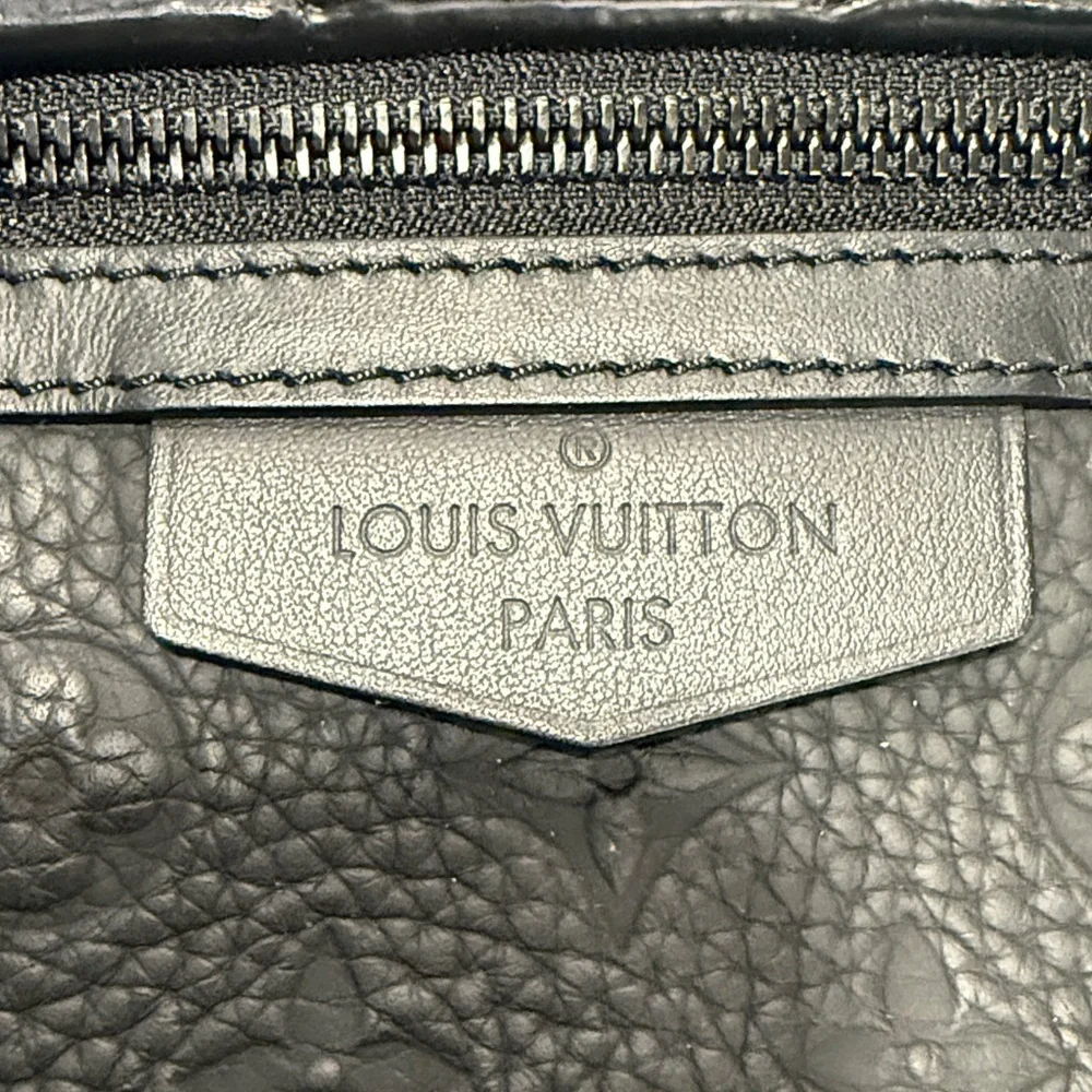 Louis Vuitton Black Leather S Cape Messenger Taurillon Shoulder Bag